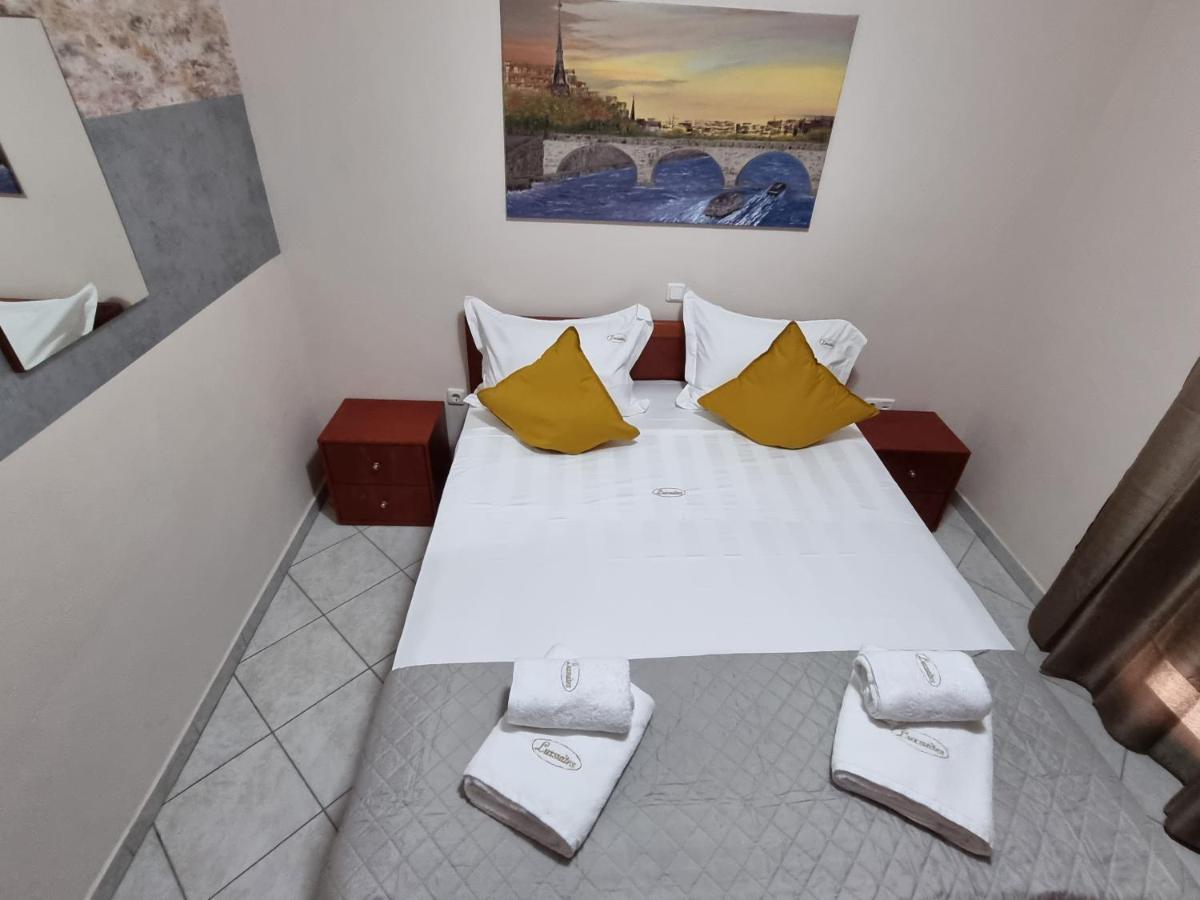 Premium Suites Ofrínion Esterno foto