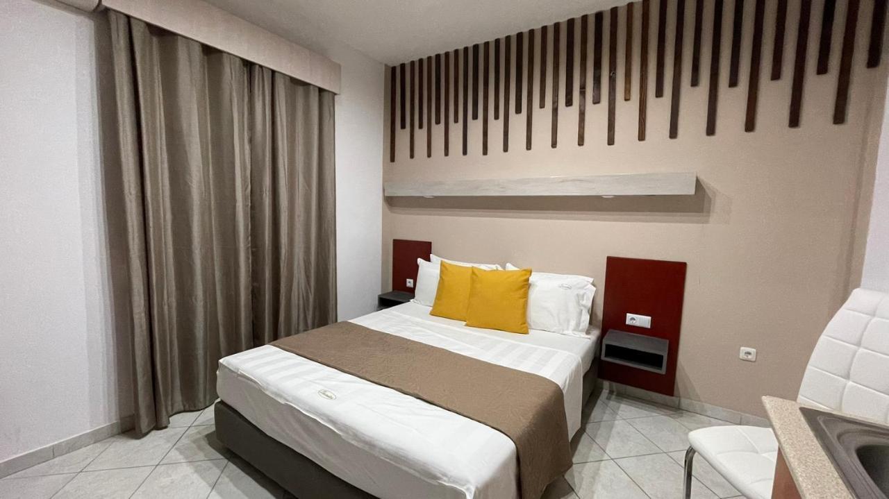 Premium Suites Ofrínion Esterno foto